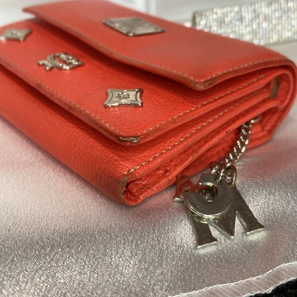 GUC  MCM WALLET
